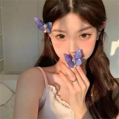 笼中女囚